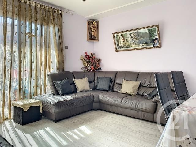 Afficher la photo en grand Appartement F3 à vendre - 3 pièces - 53.0 m2 - GRASSE - 06 - PROVENCE-ALPES-COTE-D-AZUR - Century 21 Coeur De Ville