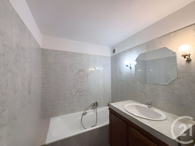 maison à vendre - 5 pièces - 126.0 m2 - PEYMEINADE - 06 - PROVENCE-ALPES-COTE-D-AZUR - Century 21 Coeur De Ville