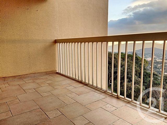 Appartement F2 à louer - 2 pièces - 48.0 m2 - GRASSE - 06 - PROVENCE-ALPES-COTE-D-AZUR - Century 21 Coeur De Ville