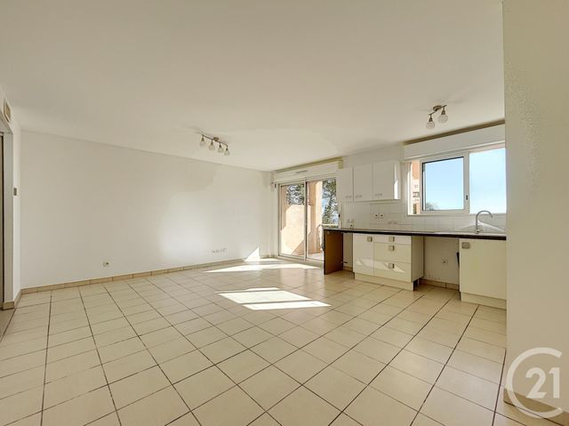 Appartement F3 à vendre - 3 pièces - 61.0 m2 - GRASSE - 06 - PROVENCE-ALPES-COTE-D-AZUR - Century 21 Coeur De Ville Appartement F3 à vendre - 3 pièces - 61.0 m2 - GRASSE - 06 - PROVENCE-ALPES-COTE-D-AZUR - Century 21 Coeur De Ville