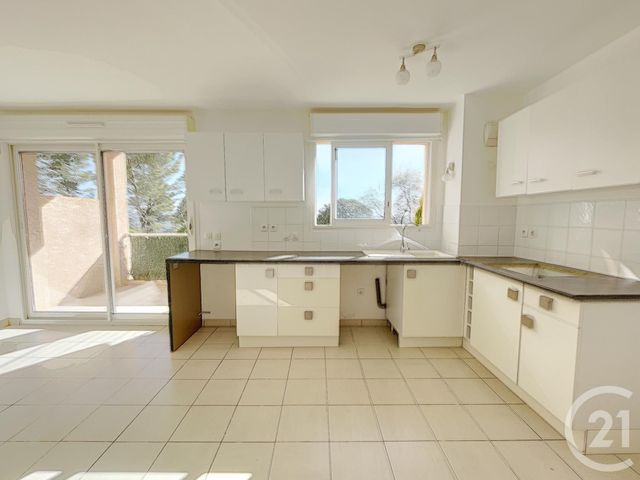 Appartement F3 à vendre - 3 pièces - 61.0 m2 - GRASSE - 06 - PROVENCE-ALPES-COTE-D-AZUR - Century 21 Coeur De Ville Appartement F3 à vendre - 3 pièces - 61.0 m2 - GRASSE - 06 - PROVENCE-ALPES-COTE-D-AZUR - Century 21 Coeur De Ville