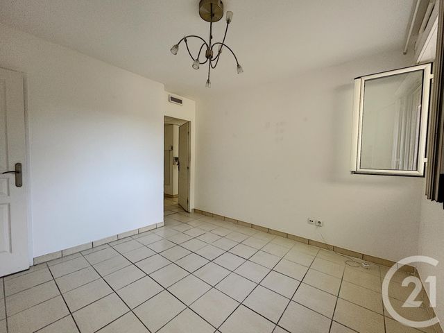 Appartement F3 à vendre - 3 pièces - 61.0 m2 - GRASSE - 06 - PROVENCE-ALPES-COTE-D-AZUR - Century 21 Coeur De Ville Appartement F3 à vendre - 3 pièces - 61.0 m2 - GRASSE - 06 - PROVENCE-ALPES-COTE-D-AZUR - Century 21 Coeur De Ville